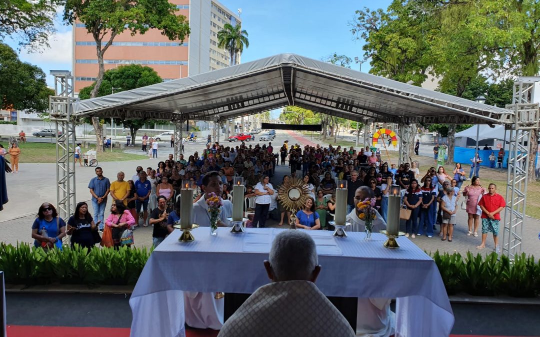 24 Horas Para o Senhor. Arquidiocese da Paraíba atende o pedido do Para Francisco e leva a Igreja ao povo.