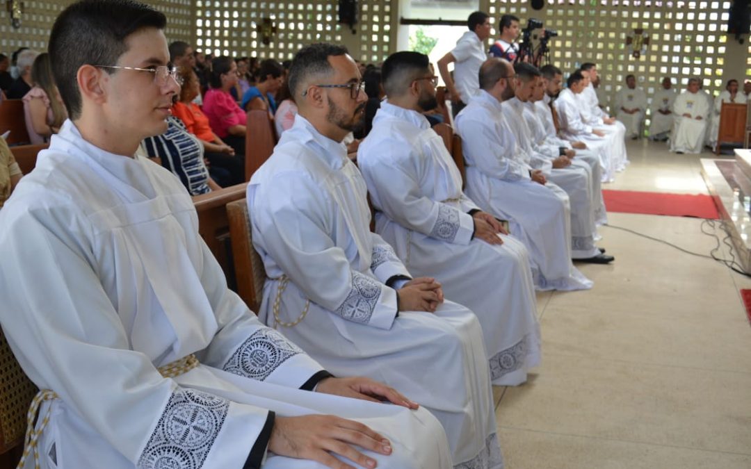 Seminário arquidiocesano admite sete seminaristas para o Leitorato e três para o Acolitato