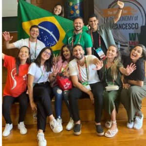 Jornada Mundial da Juventude 2023 destaca a Palestra da Economia de Francisco por jovens da comunidade Nova Berith da Arquidiocese da Paraíba
