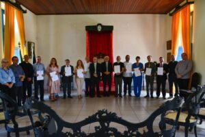 Colaboradores do Tribunal Eclesiástico da Arquidiocese da Paraíba recebem provisões.