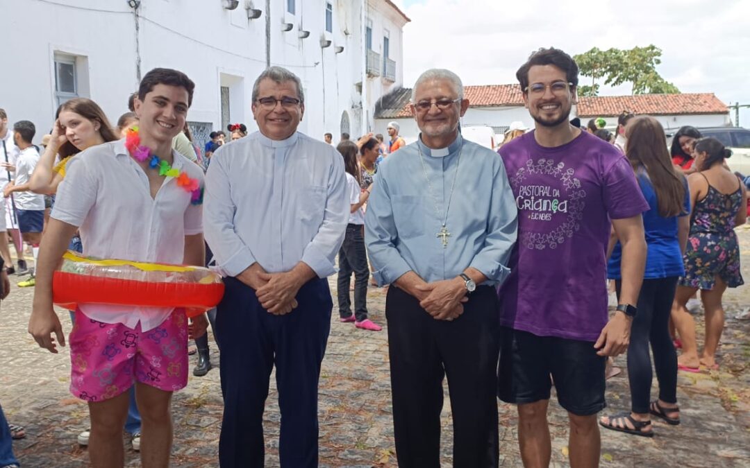 Arcebispo Dom Manoel Delson participa de ação social para crianças na Catedral Basílica de Nossa Senhora das Neves.