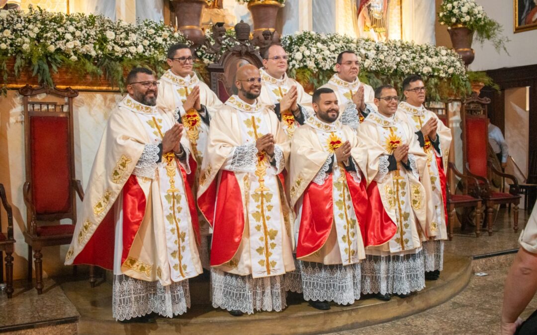 Ordenação de oito novos Padres na Catedral Basílica de Nossa Senhora das Neves