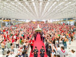 Arquidiocese da Paraíba Festa de Pentecostes 2024: Uma Multidão No Espaço Cultural