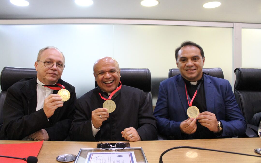 Assembleia Legislativa da Paraíba Homenageia Padres da Arquidiocese em Sessão Solene