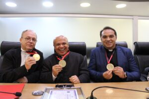 Assembleia Legislativa da Paraíba Homenageia Padres da Arquidiocese em Sessão Solene