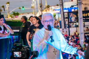 X Caminhada da Família Reúne Milhares em Atos de Fé e União na Av. Epitácio Pessoa