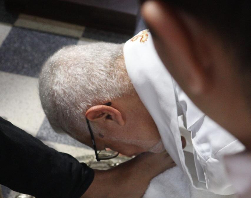 Missa do Lava-Pés na Catedral Basílica emociona fiéis e destaca a juventude como sinal de esperança