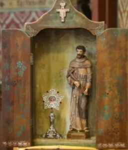 Relíquia de 1º Grau de São Francisco de Assis visita a Arquidiocese da Paraíba