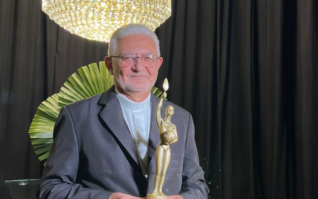 Dom Delson recebe o Prêmio Construtores do Futuro Troféu André Penazzi