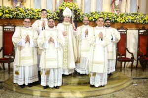 Arquidiocese da Paraíba celebra ordenação de novos diáconos transitórios na Catedral Basílica de Nossa Senhora das Neves